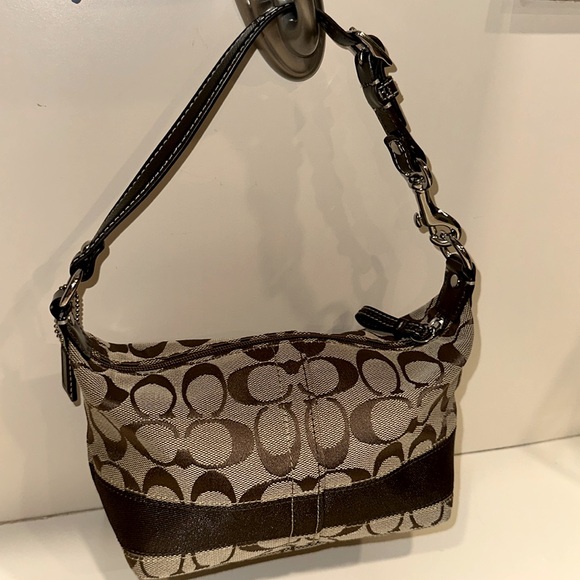 Coach Handbags - Vintage Coach Bag